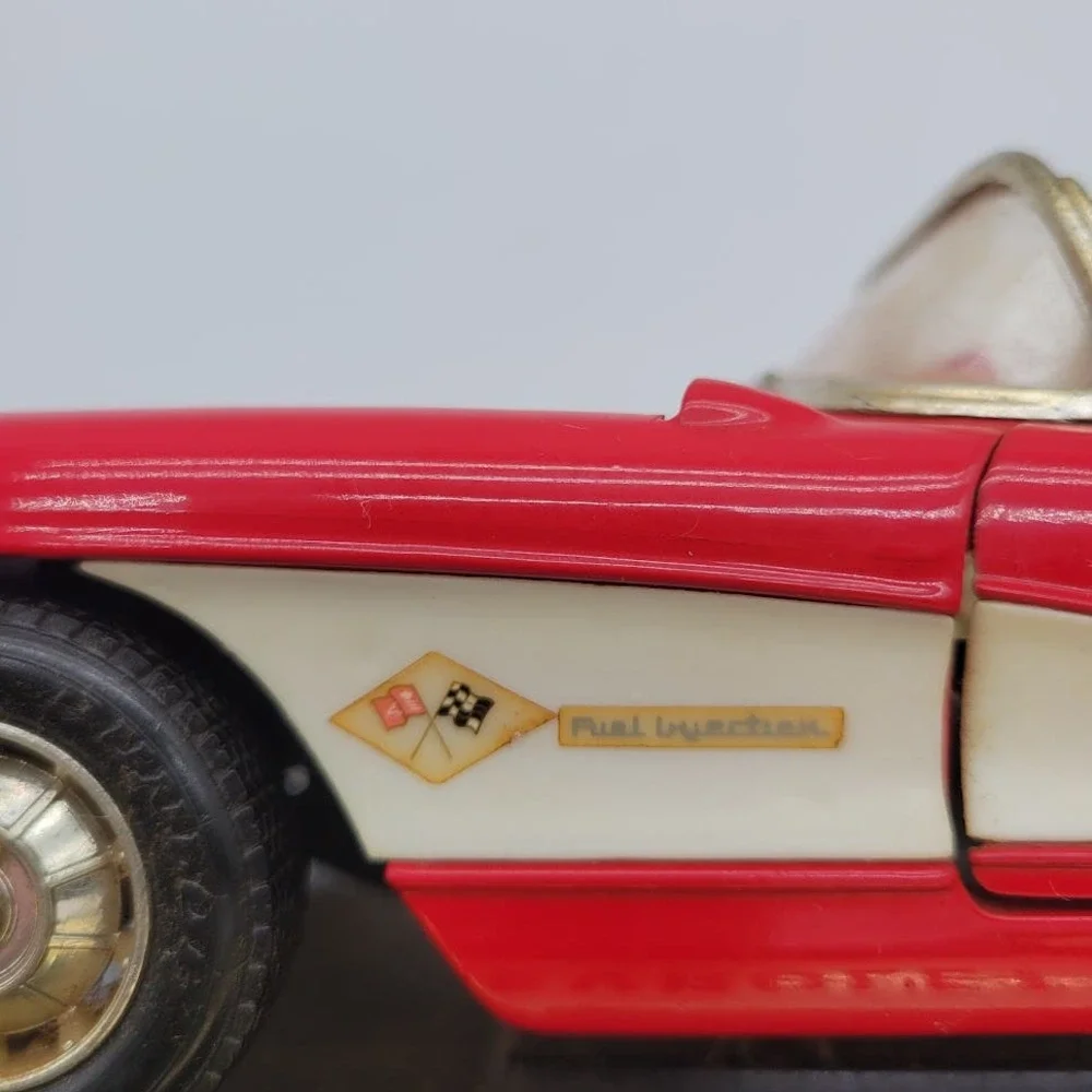 Road Tough 1957 Red Chevrolet Corvette Diecast 1:18 Scale‎ #92018 Display Stand